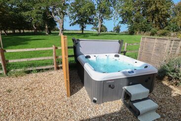 South Lodge   Longford Hall Farm Holiday Cottages