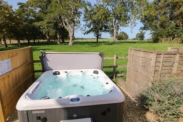 South Lodge   Longford Hall Farm Holiday Cottages