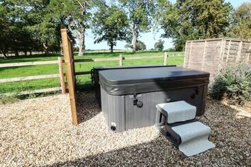 South Lodge   Longford Hall Farm Holiday Cottages