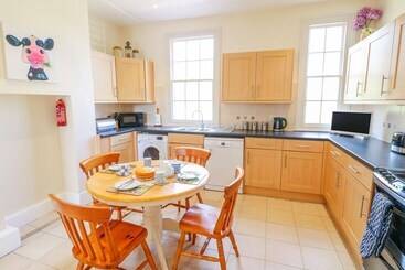 South Lodge   Longford Hall Farm Holiday Cottages