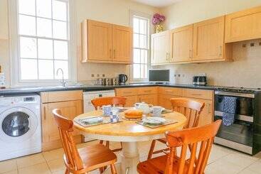 South Lodge   Longford Hall Farm Holiday Cottages