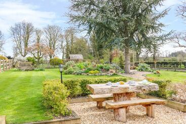 South Lodge Longford Hall Farm Holiday Cottages