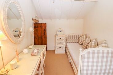 Storehouse Cottage