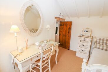 Storehouse Cottage