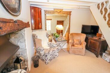 Storehouse Cottage