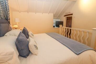 Storehouse Cottage