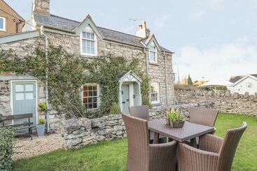 Storehouse Cottage