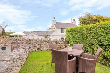 Storehouse Cottage