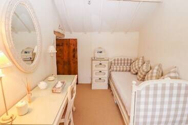 Storehouse Cottage