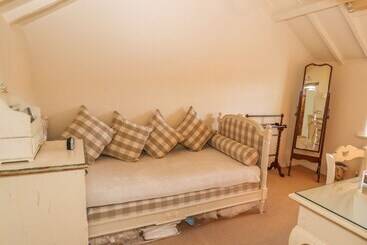 Storehouse Cottage