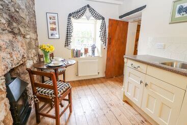 Storehouse Cottage