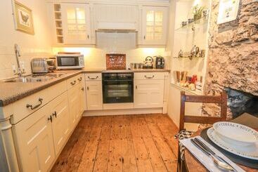 Storehouse Cottage