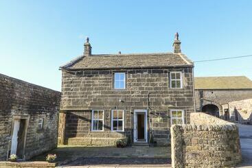 The Cottage, Beeston Hall