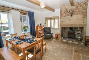 The Cottage, Beeston Hall