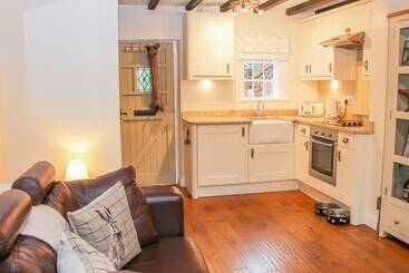 Tub Boat Cottage