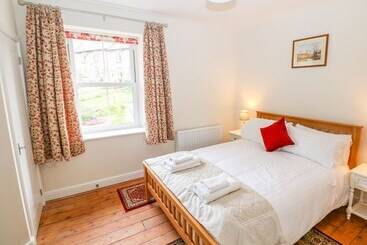 Wyebrow Cottage
