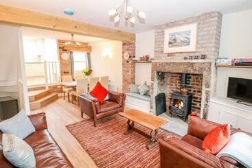 Wyebrow Cottage