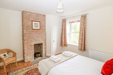 Wyebrow Cottage