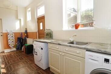 20 Ulwell Road