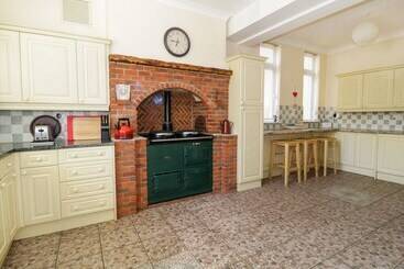 20 Ulwell Road