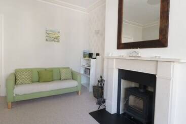 20 Ulwell Road