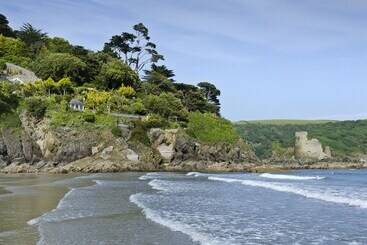 3 The Salcombe
