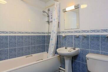 3 The Salcombe