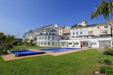 3 The Salcombe