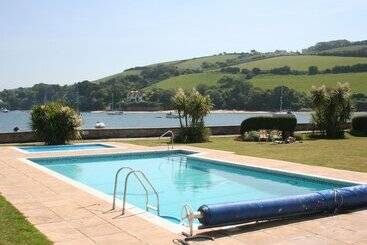 3 The Salcombe