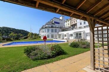3 The Salcombe