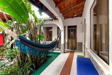 هاستل Santa Cruz Backpackers Hostal