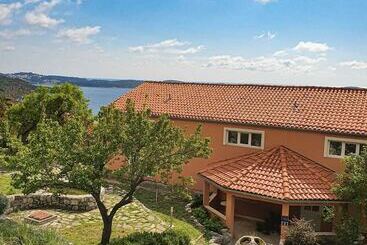 Apartmani Ana