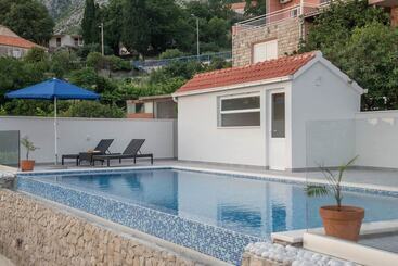 Apartmani Ana
