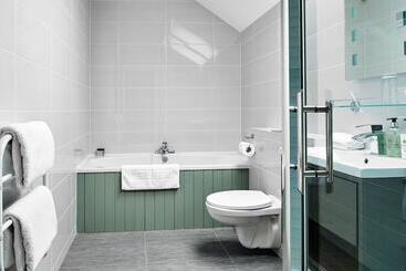 تختخواب و صبحانه Greenmount House