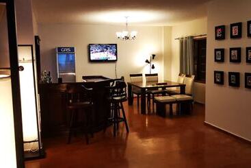 تختخواب و صبحانه La Casona Tgu Executive Rooms