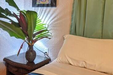 تختخواب و صبحانه Seaside Inn