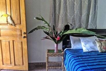 تختخواب و صبحانه Seaside Inn