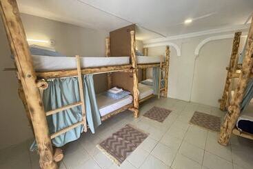 Camp & Hostel Antalya