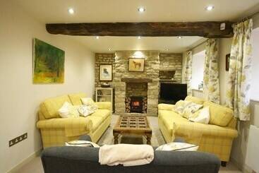 Coach House Burford