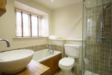 Coach House Burford