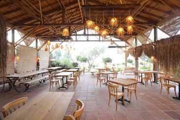 هتل Antique Beach And Bungalow