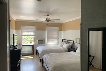هتل Ballard S Beach Resort