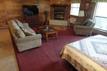 هتل Brackenridge Lodge