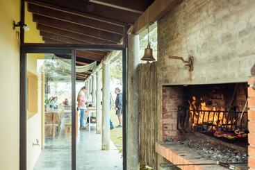 هتل Estancia Anastasio By Folk