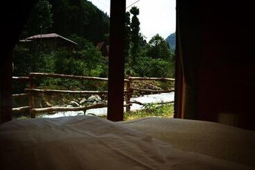 هتل Foga Bungalov