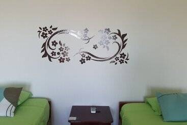 هتل Hostal Los Delfines