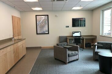 هتل Kodiak Compass Suites
