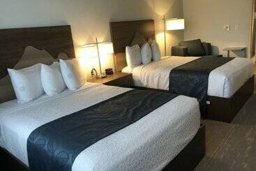هتل Kodiak Compass Suites
