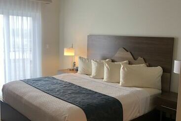 هتل Kodiak Compass Suites