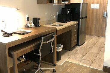 هتل Kodiak Compass Suites